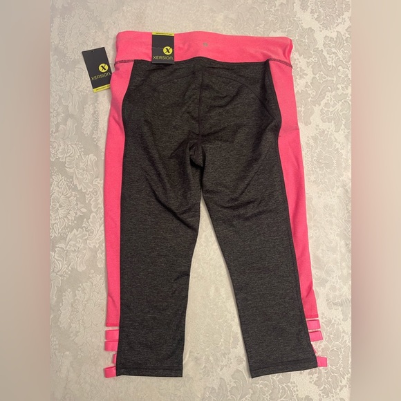 Capri Workout Leggings- Xersion size large-NWT - Picture 2 of 7